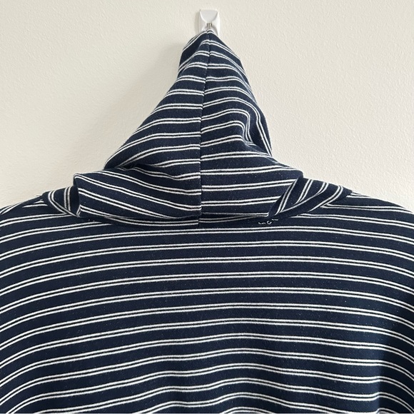 4/$25 Wild Fable Cropped Striped Hoodie Top in Navy Blue and White size Medium - Picture 7 of 9